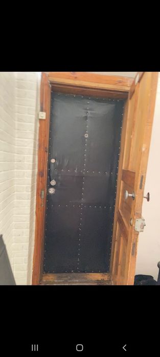 Двер деревянный выхаднои