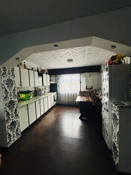 Vand apartament etajul 2