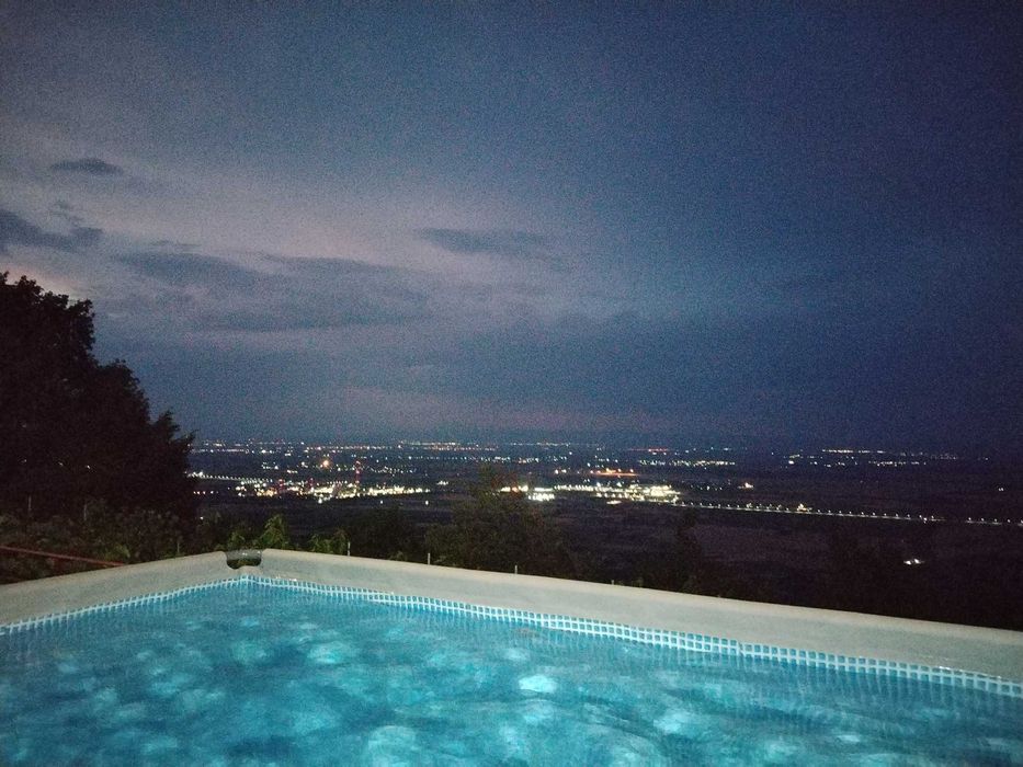 Студио Панорама със сезонен басейн