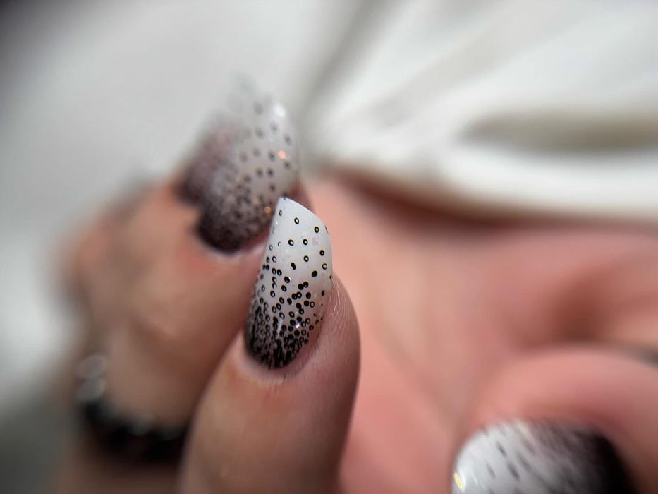 Manichiură-pedichiură