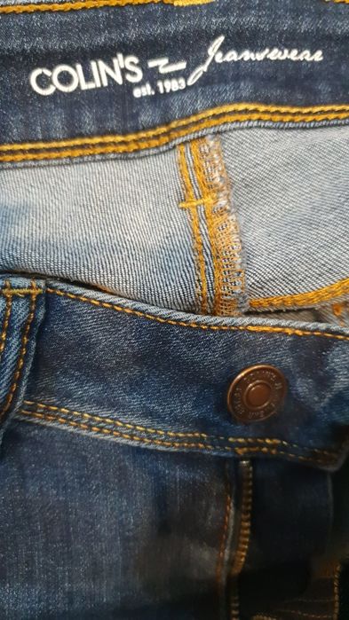 Blugi Colin's+geaca, ambele la doar 45 lei