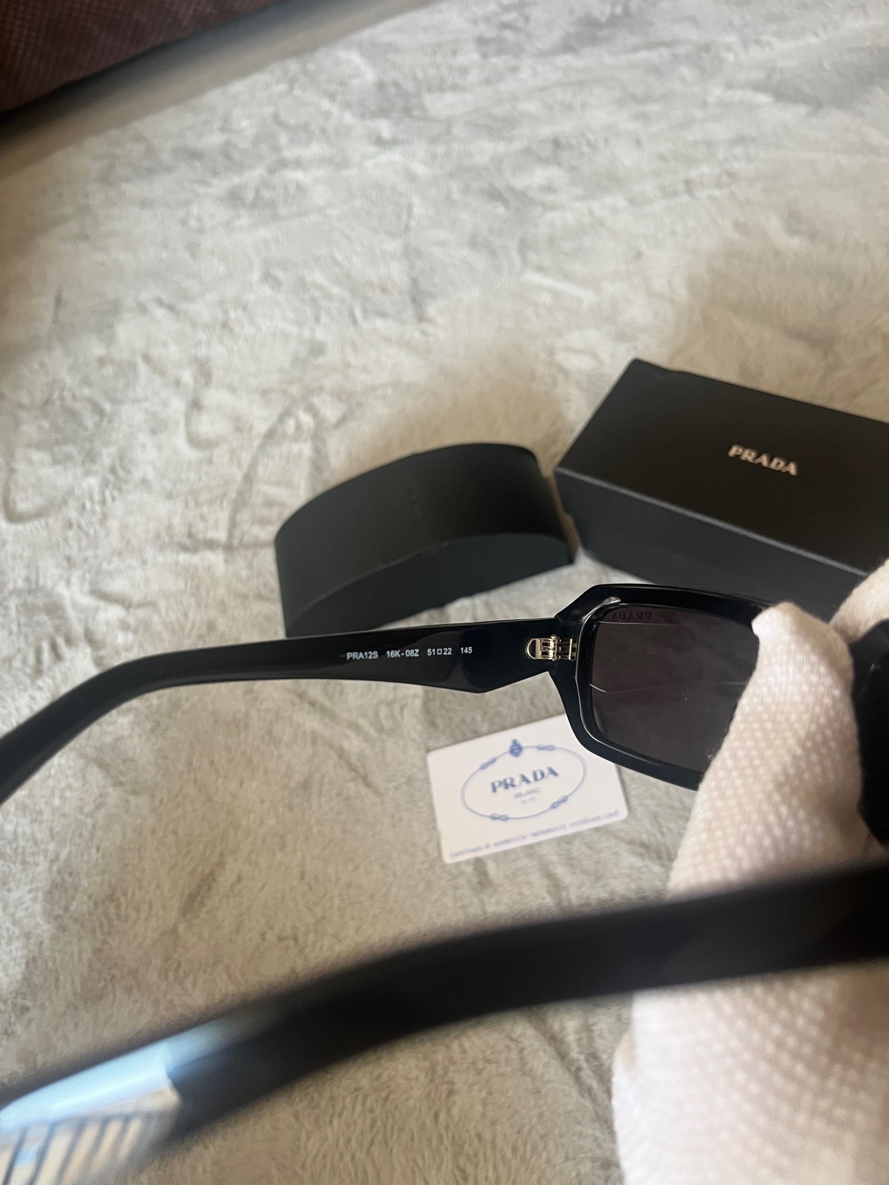 Слънчеви очила Prada