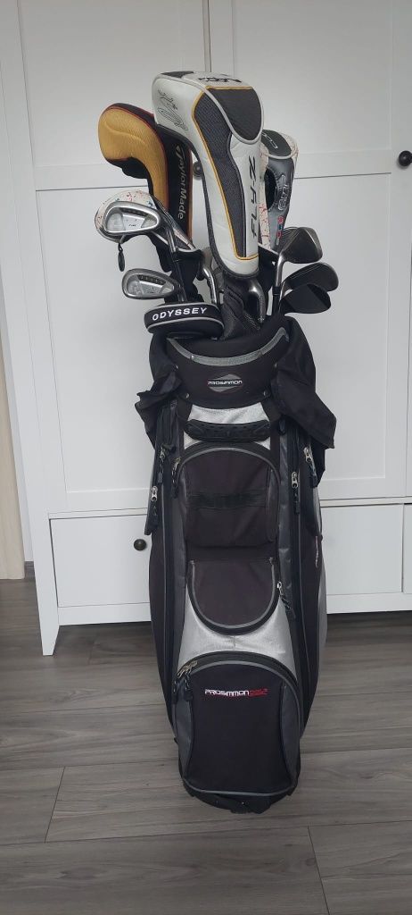 2 Seturi Golf inclusiv bag și trolley