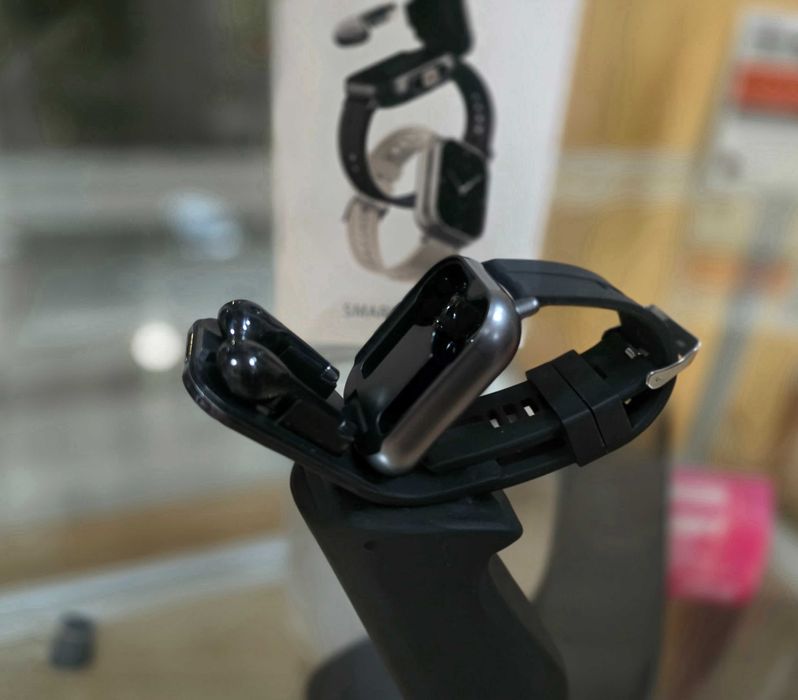 Смарт часовник  със слушалки