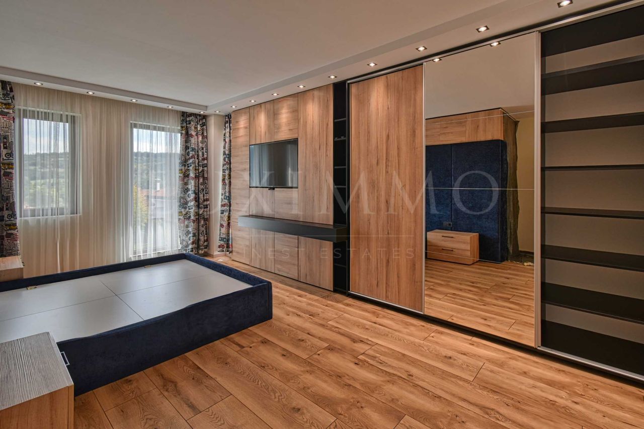 Продава се Къща в с. Кладница, Област Перник - 200 кв.м за 2000 €/кв.м - Снимка #17