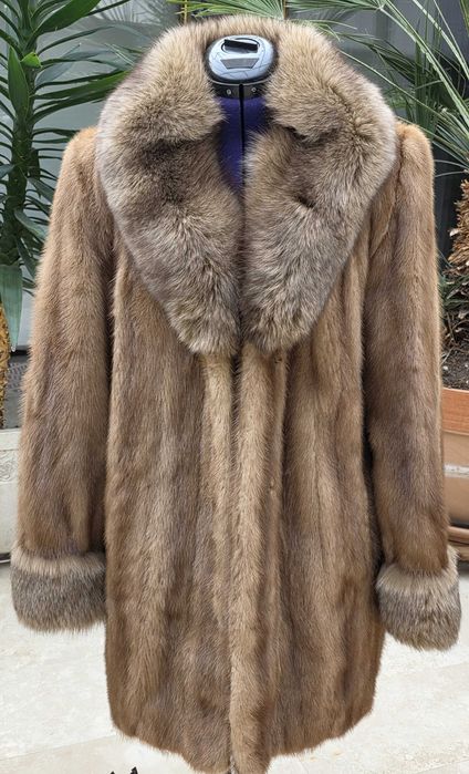Haină eleganta blană naturală de nurcă cu guler vulpe argintie – m46