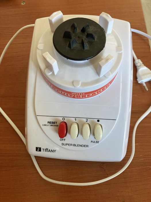 Продам блендер от тифани за 3000тг