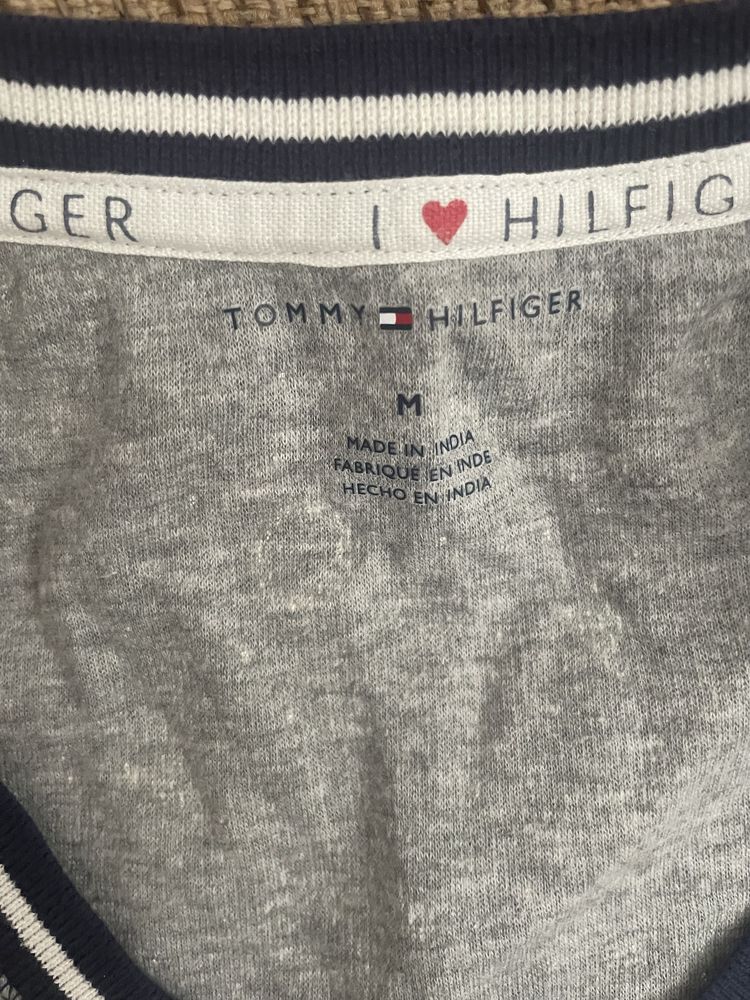 Vand rochia dama de la Tommy Hilfiger marimea M