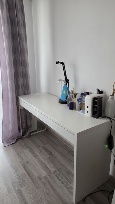 Рабочий стол с выбвижными ящиками