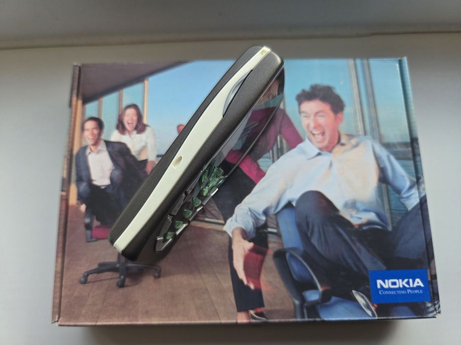 Nokia 7210 cu camera atasabila