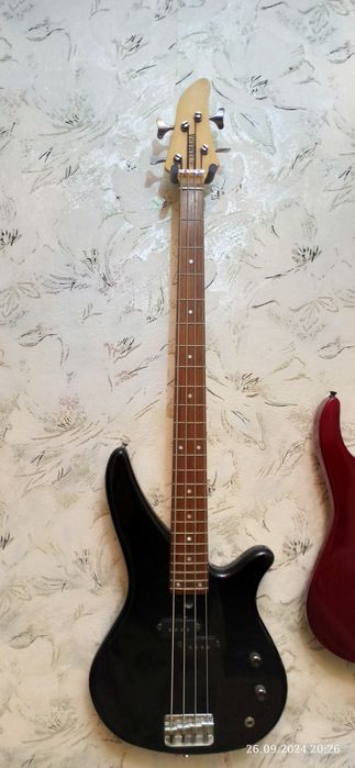 Продам бас-гитару YAMAHA TRBX174 Black