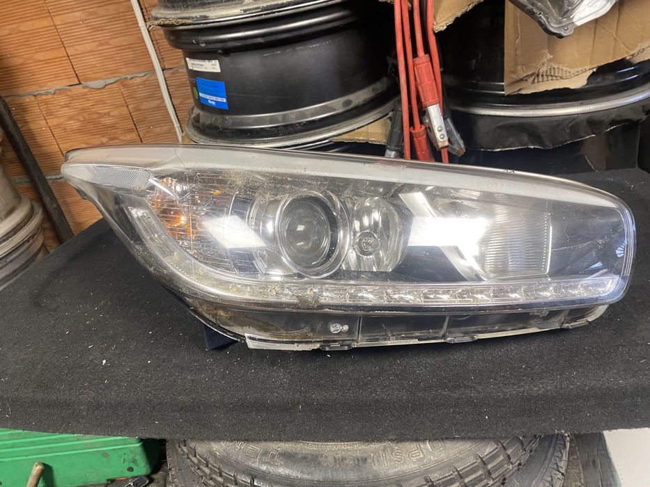 Фар десен за Kia Ceed 2