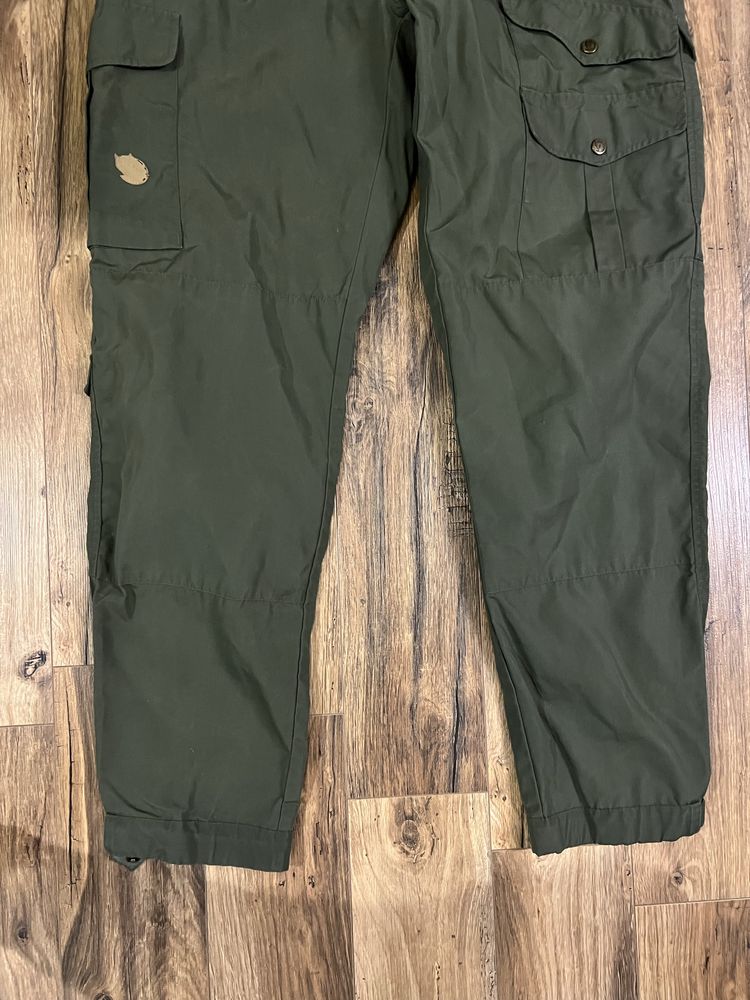 Fjall Raven Size 52 L