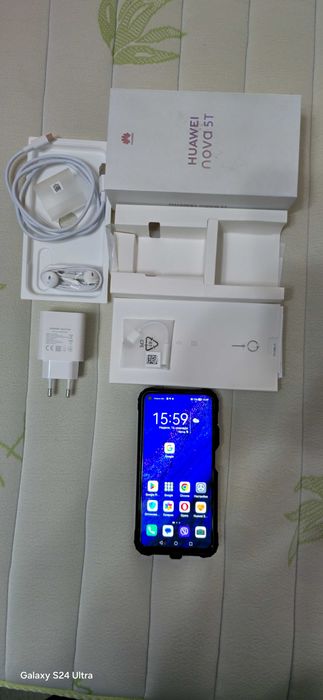 Huawei Nova 5T 128GB 6GB RAM Dual - перфектно състояние
