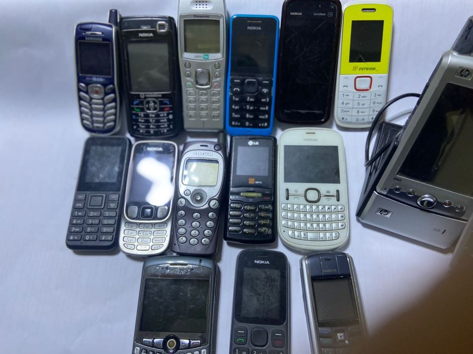 Vînd telefoane mobile vechi funcționale la suma de 120lei bucata