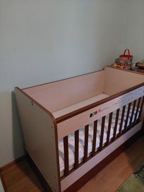 Детско дървено легло
