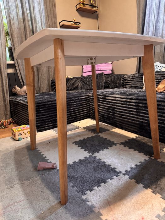 Обеденный стол из МДФ 80х80 см