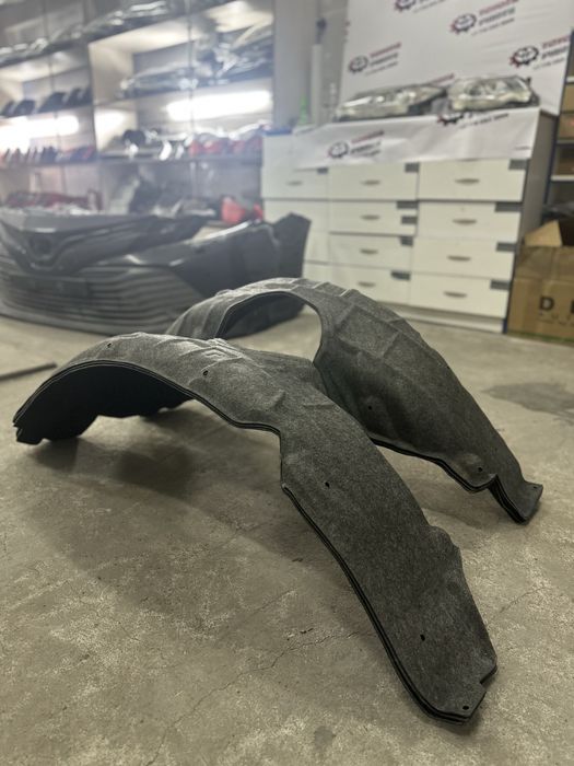 Задние подкрылки Камри 50.55.70