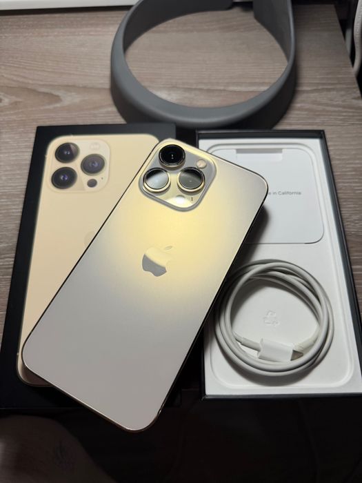 Iphone 13 PRO Gold 256 GB + подарък кейсове