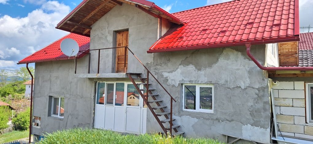 Casa de vanzare 5 camere constructie an 2000 Valea Sasului