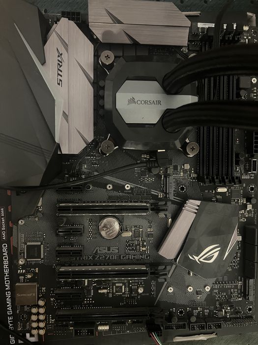 Vand Kit ASUS Strix Z270e Gaming + Intel i7 7700K + Corsair H80 v2