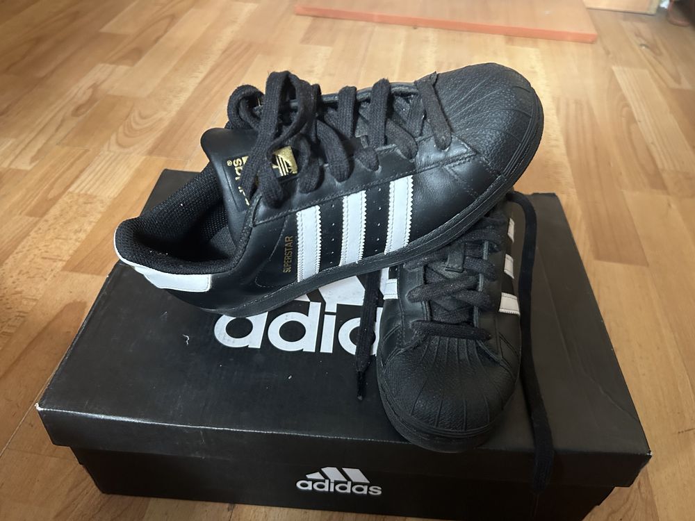 Оригинални adidas обувки. Обувани 2 пъти.