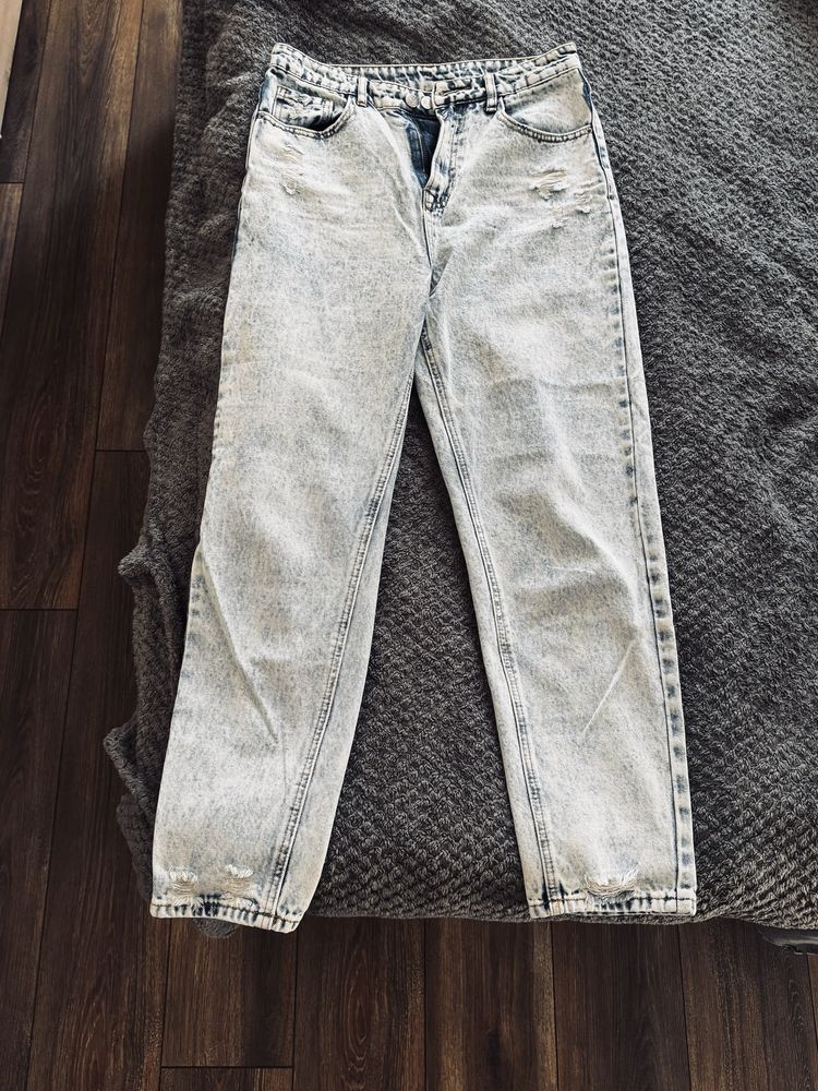 Продавам нови дънки (2 чифта) М-38