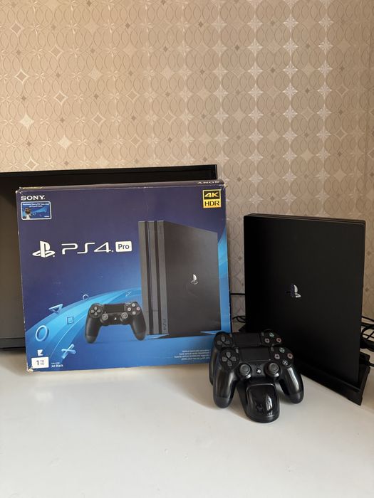 Playstation 4 Pro/861 GB / 1TB