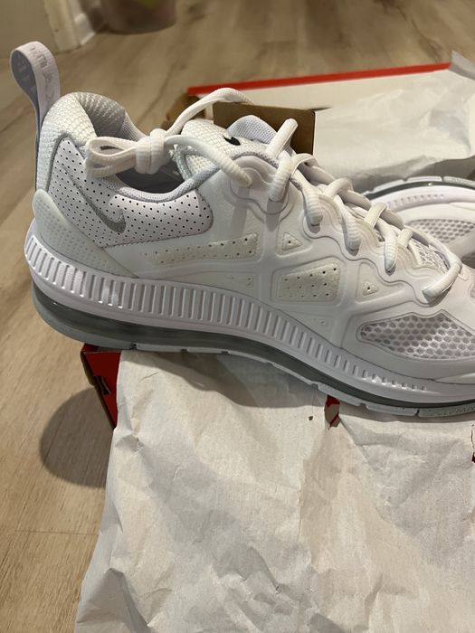 Продавам оригинални маратонки Nike