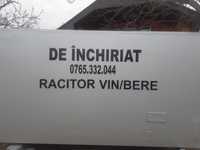 Inchiriez cub frigorific si racitor vin/bere