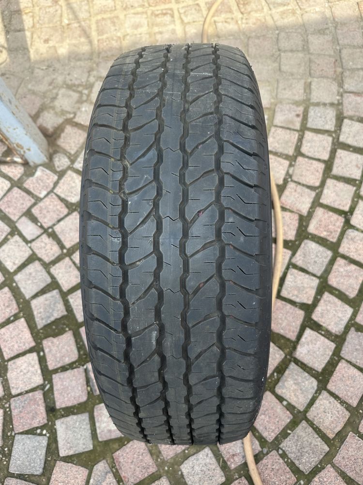 Yokohama 265/65 R 18.  114v