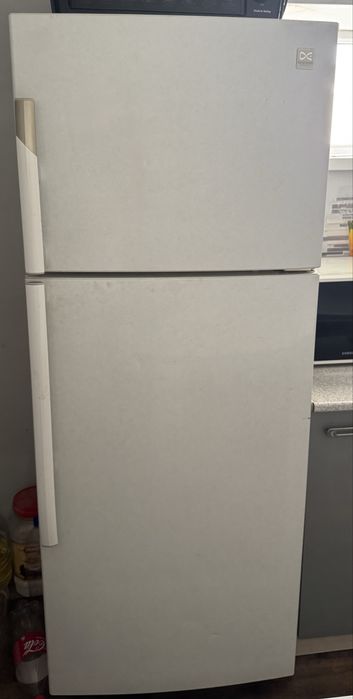 Холодильник Daewoo — надёжный, вместительный, работает отлично!