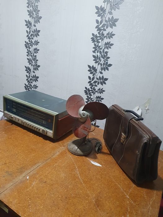 Антиквариат Портфель вентилятор проигрыватель