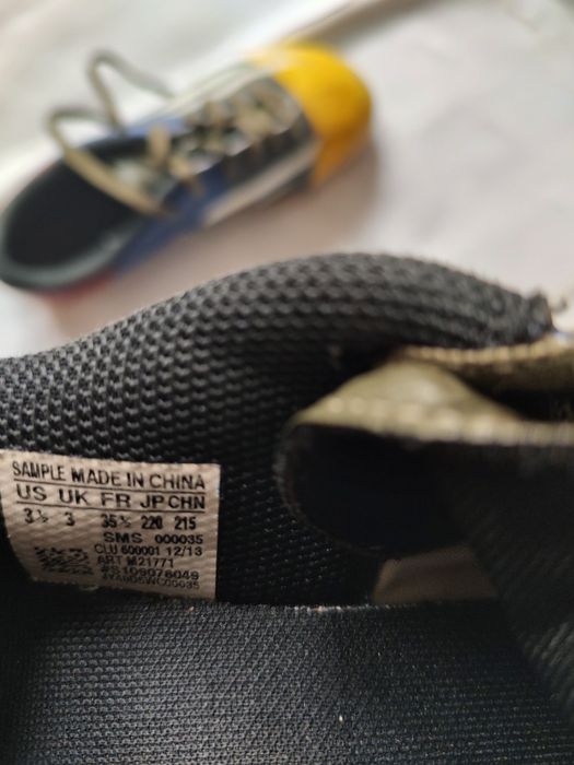 De vânzare crampoane Adidas,mărime 35 1/2