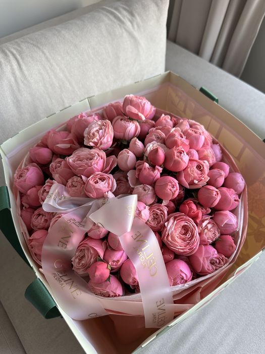 букет пионовидных роз