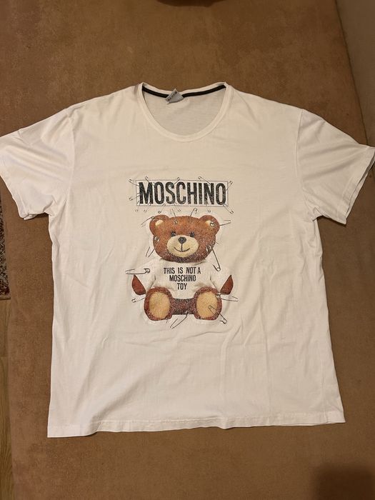 Tricou Moschino.