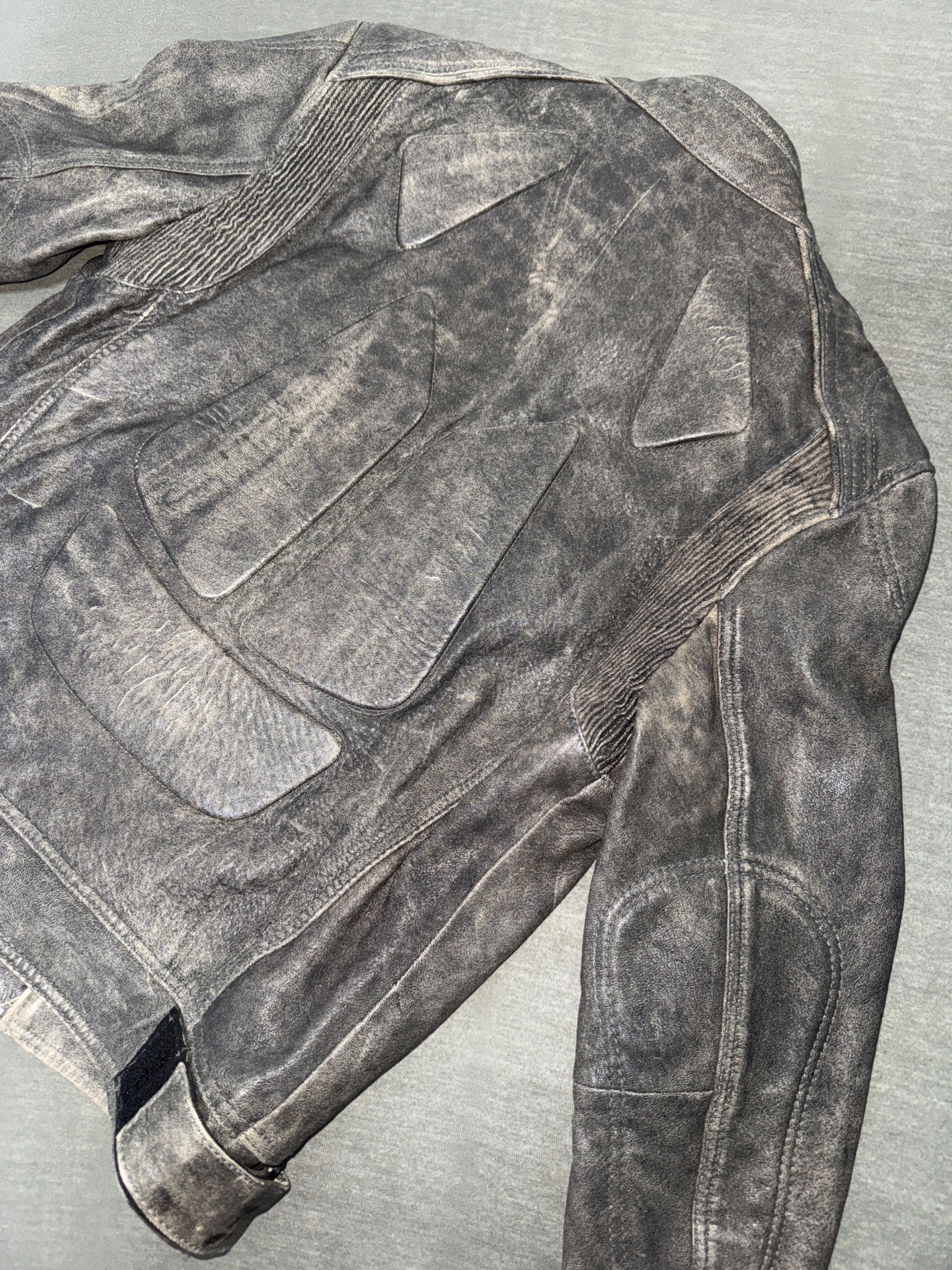 Geaca Biker din piele. 100% piele. Marimea M.