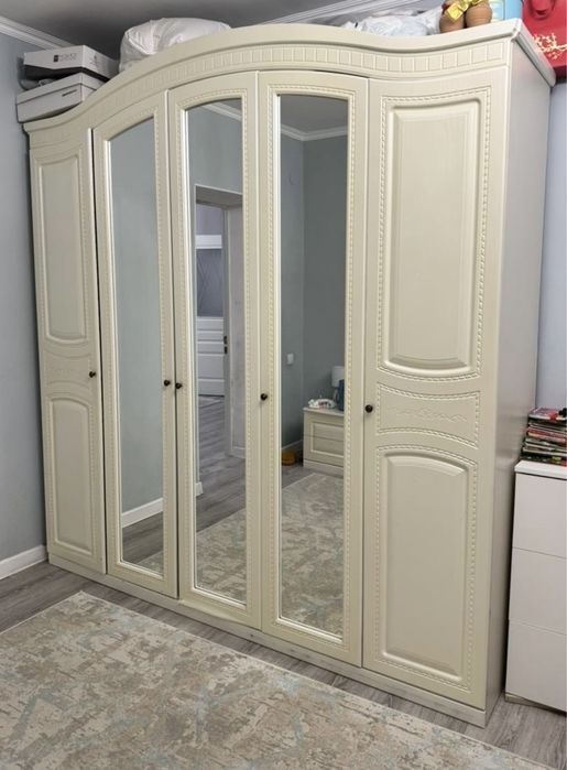 Спальный гарнитур