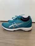 Adidasi Asics