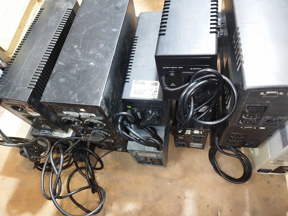 UPS cateva modele 12v-24v / 200-1200 Wati