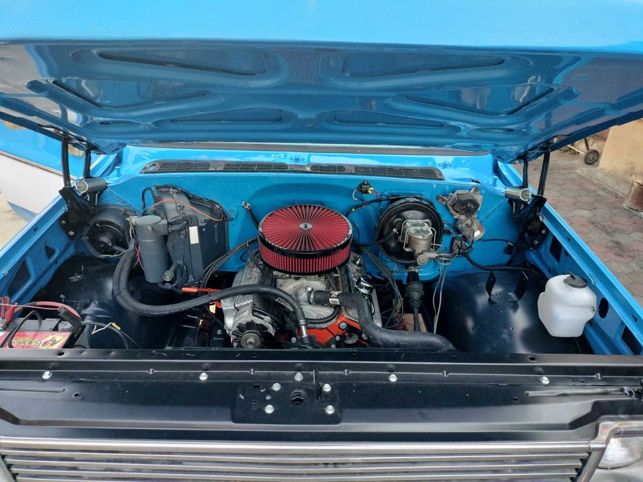 Chevrolet C20 Camper Special