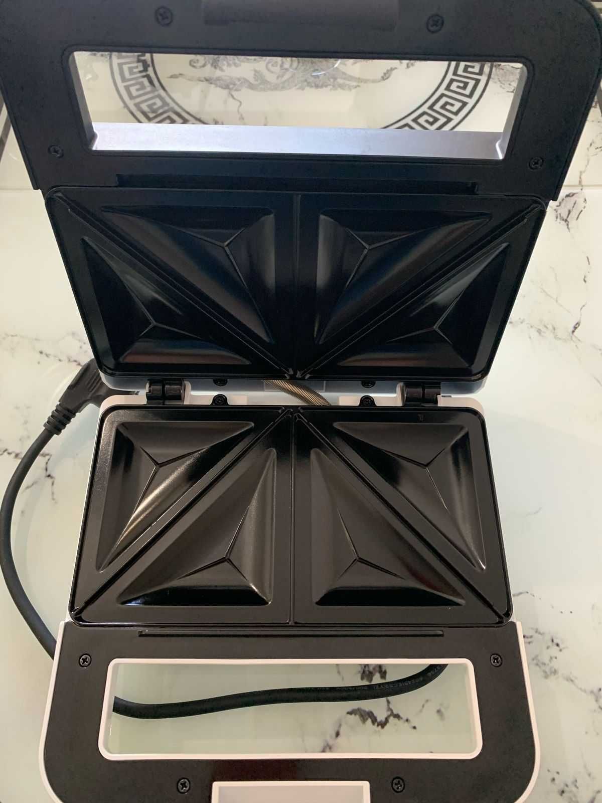Сэндвичница BRAYER BR2201