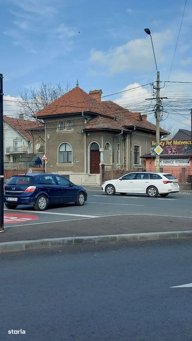 Vand apartament la vila