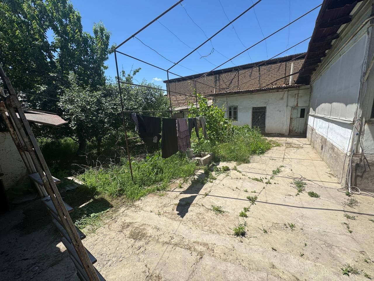 Тошкент тумани, Гулистон МФЙда уй сотилади