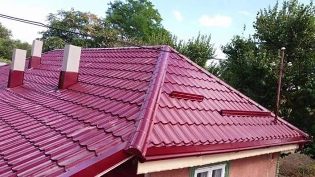 Montaj acoperisuri lindab tablă cutată la hale pazie metalica sageac