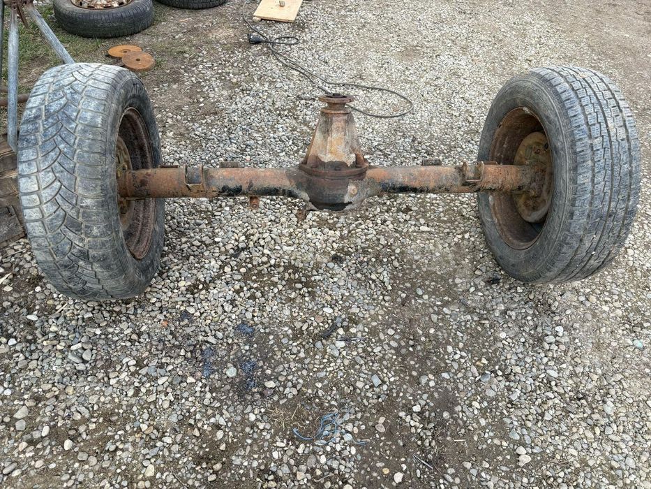 Vând axa           .