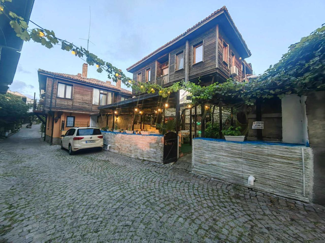 Дава се под наем Заведение в Созопол - 150 кв.м за 510 € - Снимка #2