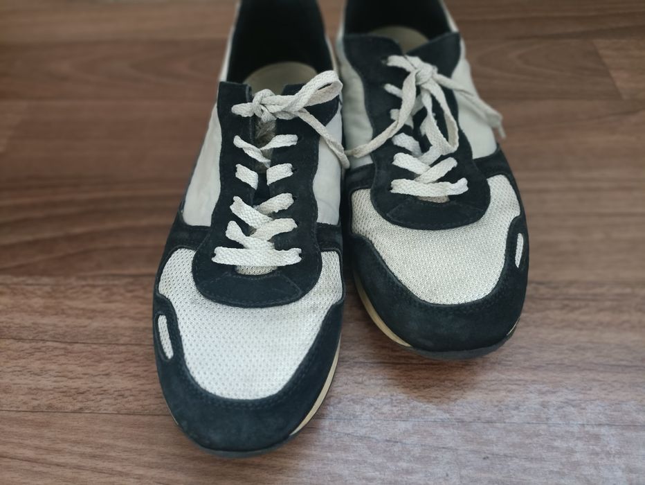 Кроссовки (для девочки) кожа 36 раз