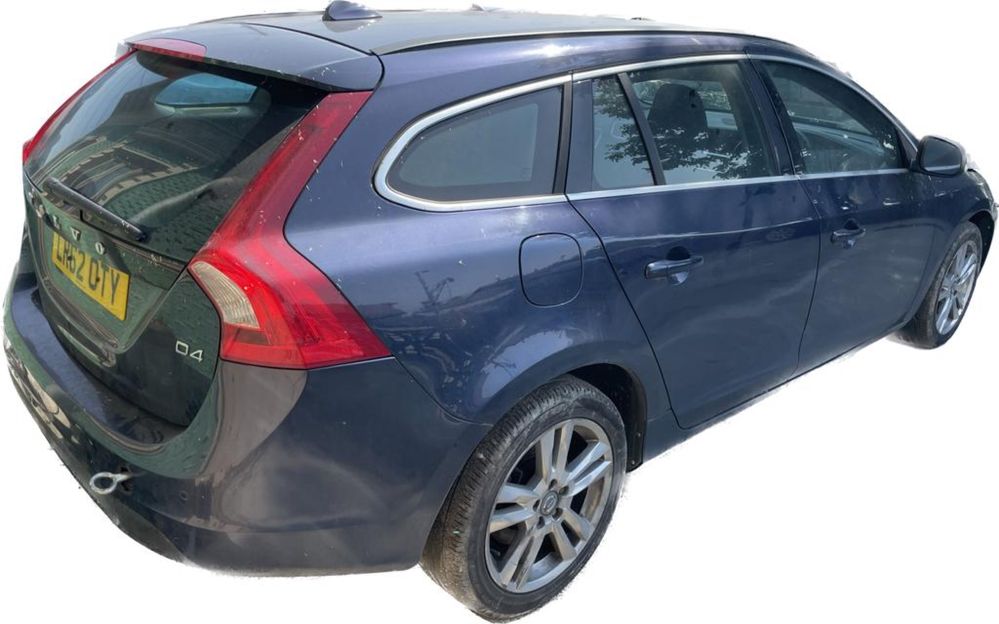 Dezmembrez Volvo V60 2.4 D