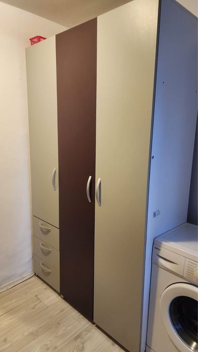 Dulap 1.5 m x 2 m inaltime